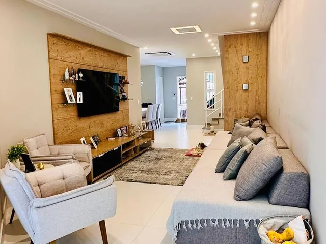Imagem: Casa Triplex à Venda em Jardim Camburi