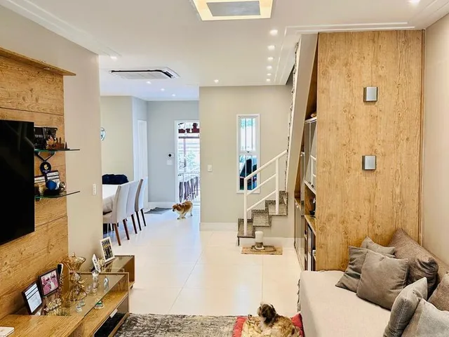 Imagem 3: Casa Triplex à Venda em Jardim Camburi - 270m2 300m da Praia de Camburi