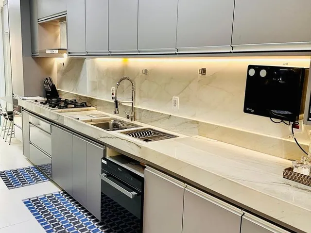 Imagem 4: Casa Triplex à Venda em Jardim Camburi - 270m2 300m da Praia de Camburi