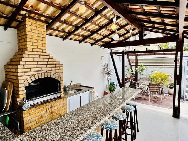 Imagem 7: Casa Triplex à Venda em Jardim Camburi - 270m2 300m da Praia de Camburi