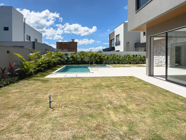 Imagem 6: Casa Duplex à Venda no Alphaville Jacuhy