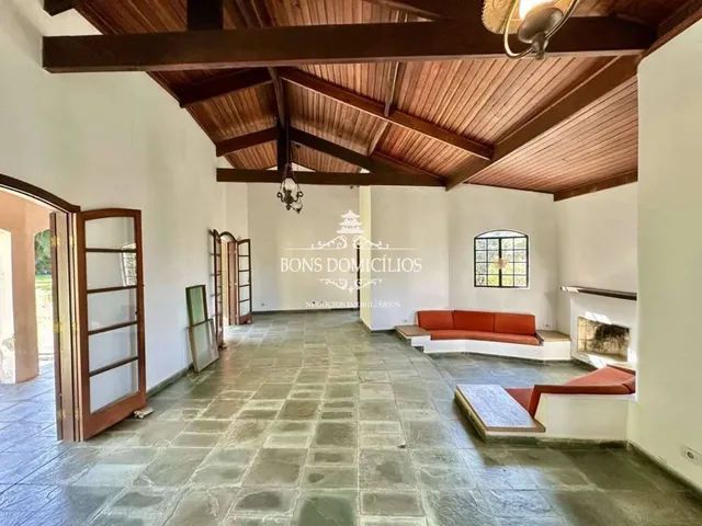 Imagem 2: Casa de Alto Padrão em Condomínio na Granja Viana II, Cotia-SP - 4 quartos, 1 suíte, 3