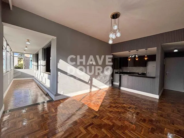 Imagem: Apartamento reformado de 2 quartos junto