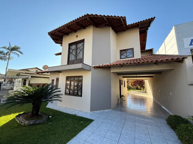 Imagem: Casa à venda, 2 quartos, 1 suíte, 2 vagas