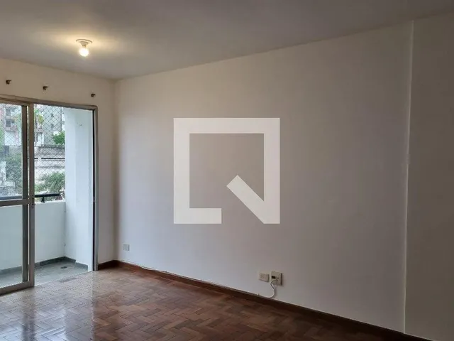 Imagem 8: Localizado na vibrante cidade de São Paulo, este apartamento oferece uma experiência de
