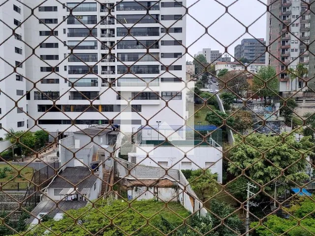 Imagem 5: Localizado na vibrante cidade de São Paulo, este apartamento oferece uma experiência de