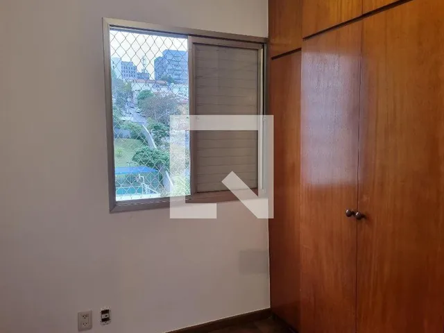 Imagem 11: Localizado na vibrante cidade de São Paulo, este apartamento oferece uma experiência de