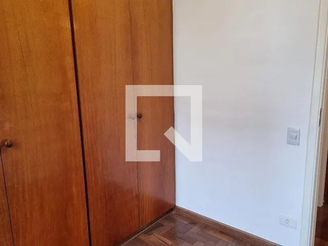Imagem 10: Localizado na vibrante cidade de São Paulo, este apartamento oferece uma experiência de