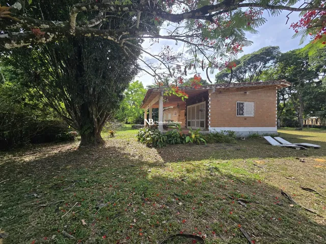 Imagem: Casa com 3 Quartos À Venda em Aldeia