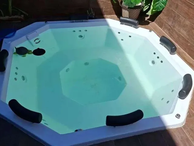 Imagem 15: Vendo casa com 220m², 3 quartos sendo 1 suíte, com jacuzzi, Nova Iguaçu - RJ