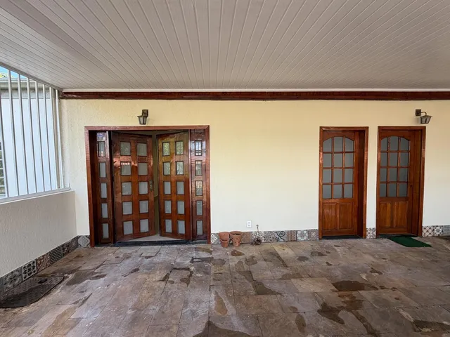 Imagem 12: P style="line-height: 1.4;">CASA TÉRREA NA HIGS 713 – 3 QUARTOS, SUÍTE, JARDIM DE