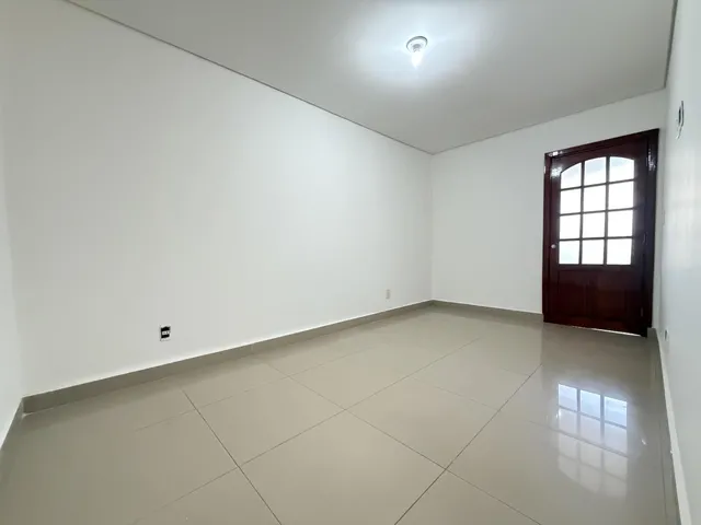 Imagem 13: P style="line-height: 1.4;">CASA TÉRREA NA HIGS 713 – 3 QUARTOS, SUÍTE, JARDIM DE