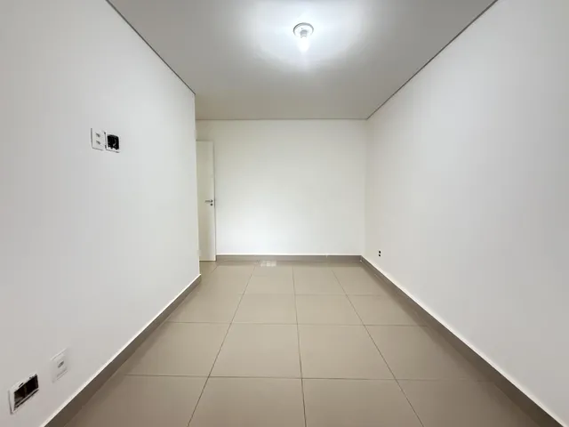 Imagem 2: P style="line-height: 1.4;">CASA TÉRREA NA HIGS 713 – 3 QUARTOS, SUÍTE, JARDIM DE