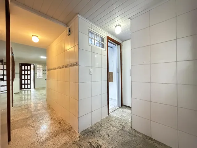 Imagem 3: P style="line-height: 1.4;">CASA TÉRREA NA HIGS 713 – 3 QUARTOS, SUÍTE, JARDIM DE