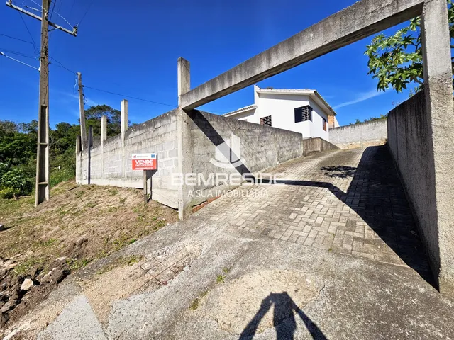 Imagem 8: Casa de laje e escriturada pronta para financiar no bairro Encruzo em Jaguaruna