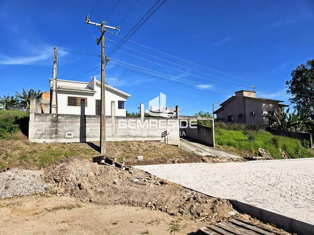 Imagem 9: Casa de laje e escriturada pronta para financiar no bairro Encruzo em Jaguaruna