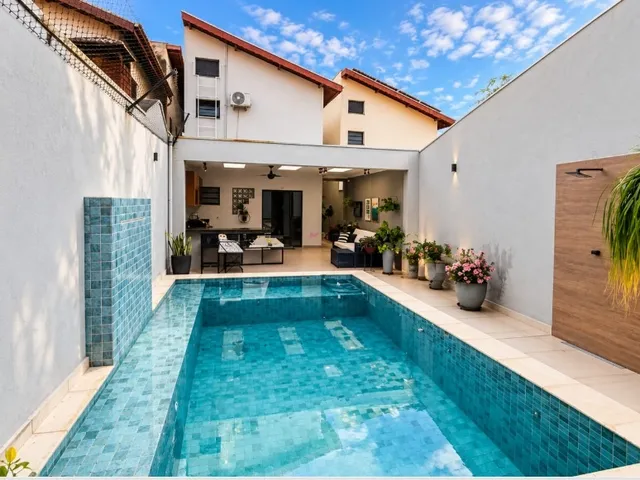 Imagem: Casa com Piscina À Venda - Jardim Pacaembu