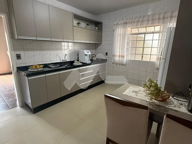 Imagem 2: Casa à venda, com 3 quartos no Jardim Porto Alegre, TOLEDO - PR