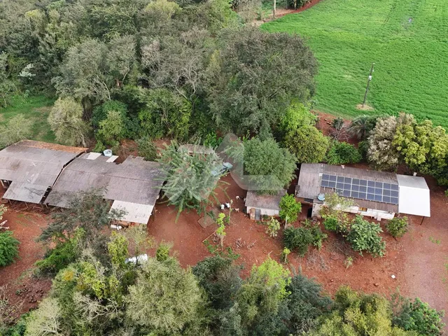 Imagem: Chácara à venda, com asfalto até a entrada