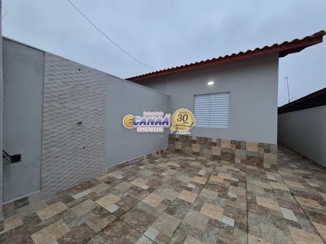 Imagem 2: Casa com Piscina À Venda em Mongaguá-Sp - 2 Quartos (1 Suíte)!