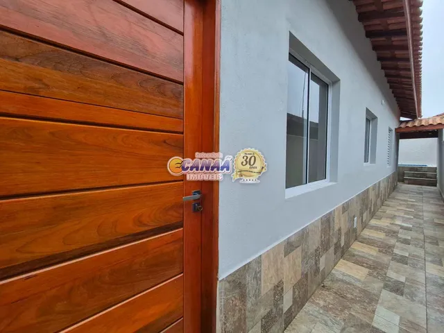 Imagem 8: Casa com Piscina À Venda em Mongaguá-Sp - 2 Quartos (1 Suíte)!