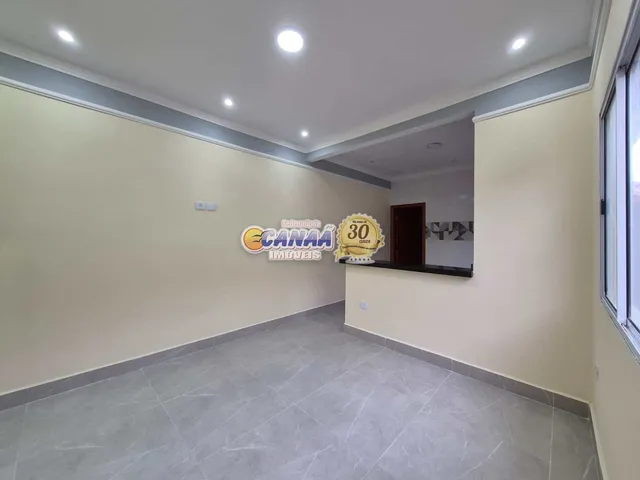 Imagem 6: Casa com Piscina À Venda em Mongaguá-Sp - 2 Quartos (1 Suíte)!