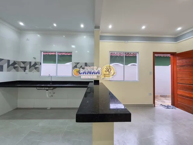Imagem 15: Casa com Piscina À Venda em Mongaguá-Sp - 2 Quartos (1 Suíte)!