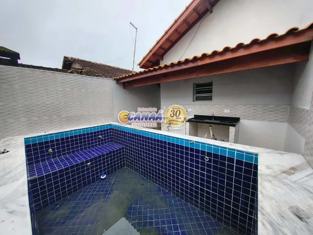 Imagem 4: Casa com Piscina À Venda em Mongaguá-Sp - 2 Quartos (1 Suíte)!
