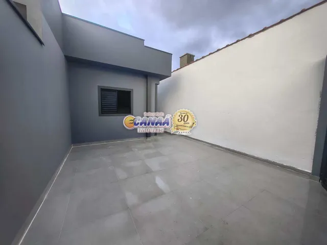 Imagem: Casa com Piscina À Venda em Mongaguá-Sp