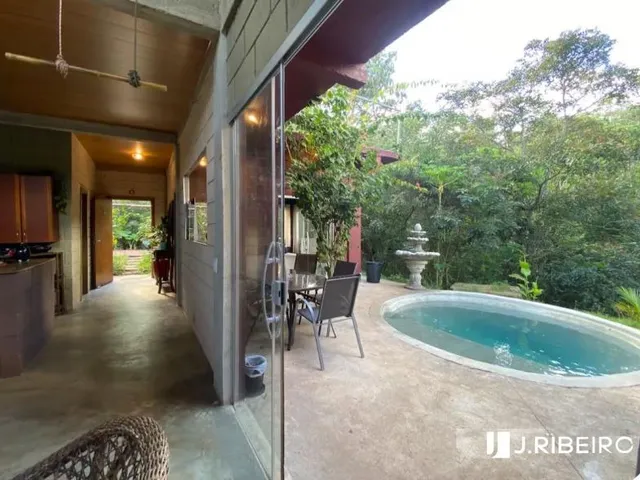 Imagem: CASA EM MEIO À NATUREZA NO ALTÍPLANO LESTE