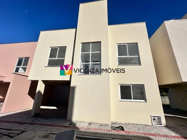 Imagem: Casa em Condomínio Fechado Á Venda, em