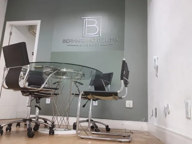 Imagem: Sala Comercial na Praça do Valqueire