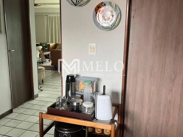 Imagem 10: Exclusividade na Ilha do Retiro - Apt. com 220m², 4 Quartos, 2 Suítes, 3 VAGAS - R$ 2,2