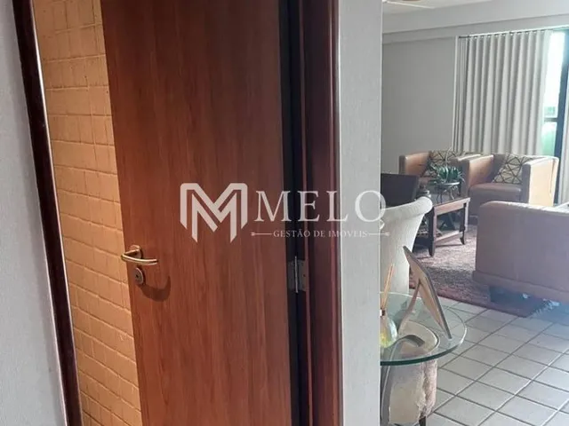 Imagem 2: Exclusividade na Ilha do Retiro - Apt. com 220m², 4 Quartos, 2 Suítes, 3 VAGAS - R$ 2,2