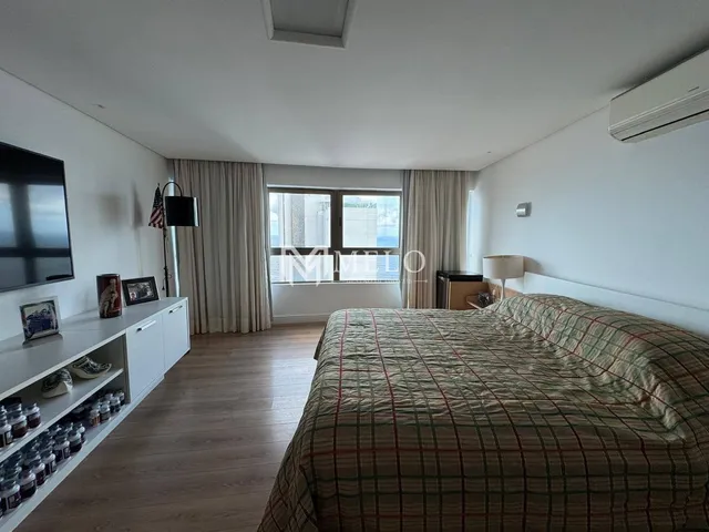 Imagem 13: EXCLUSIVO! Vende-se Apt com 247m² Mobiliado, 4 Suítes, Andar Super Alto e 3 Vagas