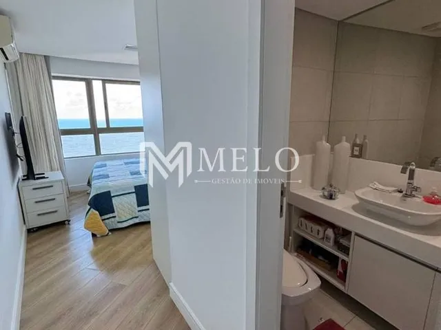 Imagem 2: EXCLUSIVO! Vende-se Apt com 247m² Mobiliado, 4 Suítes, Andar Super Alto e 3 Vagas
