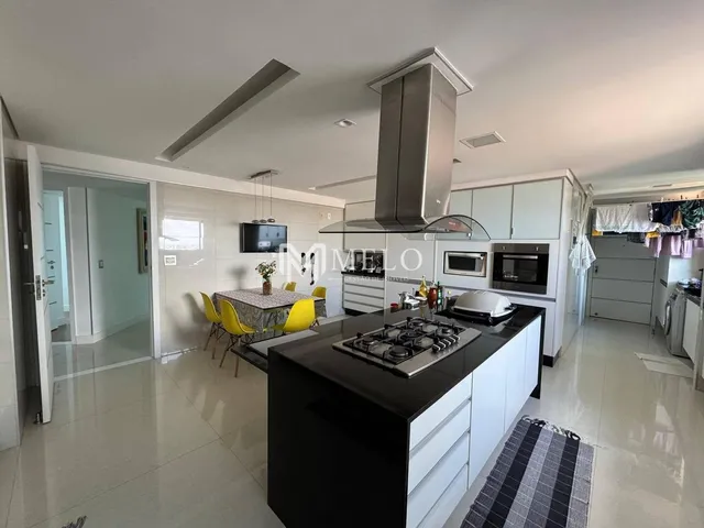 Imagem 9: EXCLUSIVO! Vende-se Apt com 247m² Mobiliado, 4 Suítes, Andar Super Alto e 3 Vagas