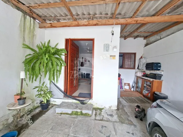Imagem: Casa à venda em Porto Alegre-RS, bairro