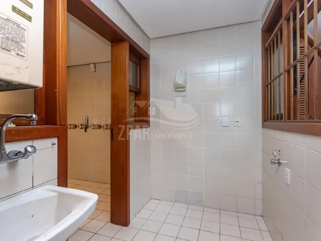 Imagem 2: Apartamento À Venda em Porto Alegre - Bairro Ipanema: 3 Quartos, 3 Banheiros, 2 Vagas, 143M² de Área!