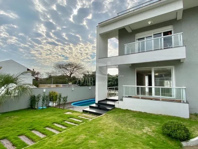 Imagem 1: Residência de Alto Padrão À Venda em Porto Alegre-Rs, Bairro Espírito Santo 4 Quartos, 2 Suítes, 3 Salas, 6 Vagas, 600M²