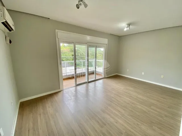 Imagem 10: Residência de Alto Padrão À Venda em Porto Alegre-Rs, Bairro Espírito Santo 4 Quartos, 2 Suítes, 3 Salas, 6 Vagas, 600M²