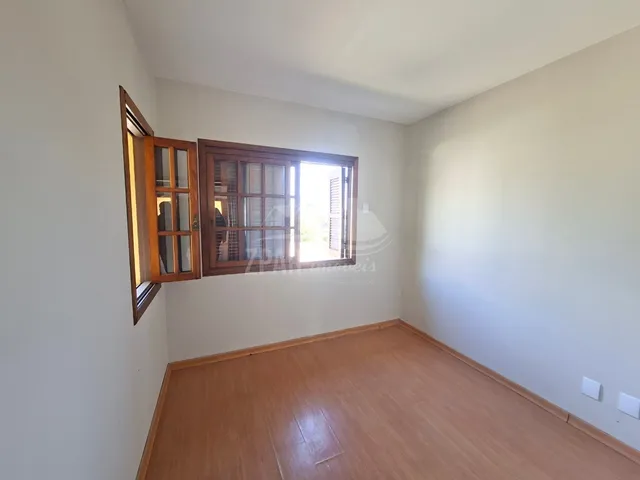 Imagem 5: Casa com 3 dormitórios, suíte e lareira à venda