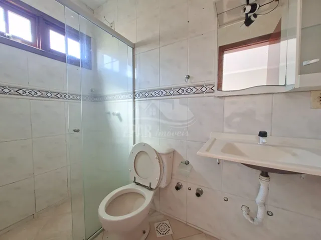 Imagem 2: Casa com 3 dormitórios, suíte e lareira à venda