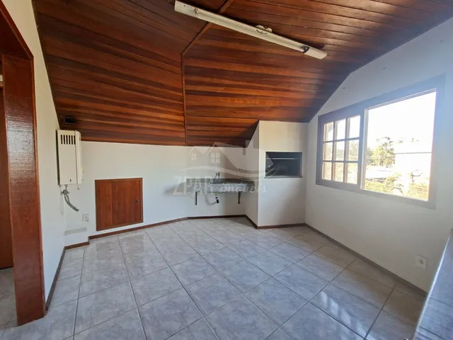 Imagem 8: Casa com 3 dormitórios, suíte e lareira à venda