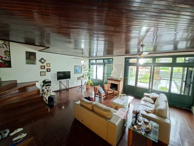 Imagem 9: Casa À Venda em Porto Alegre-Rs, Bairro Aberta dos Morros, 3 Quartos, 1 Suíte, 2 Salas, 3 Banheiros, 5 Vagas, 250M²