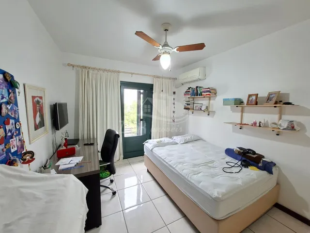 Imagem 12: Casa À Venda em Porto Alegre-Rs, Bairro Aberta dos Morros, 3 Quartos, 1 Suíte, 2 Salas, 3 Banheiros, 5 Vagas, 250M²
