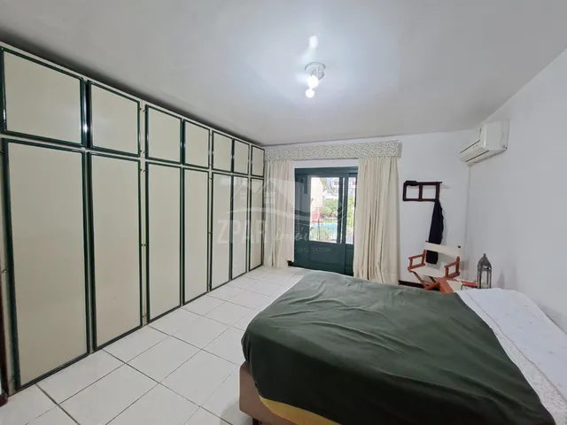 Imagem 2: Casa À Venda em Porto Alegre-Rs, Bairro Aberta dos Morros, 3 Quartos, 1 Suíte, 2 Salas, 3 Banheiros, 5 Vagas, 250M²