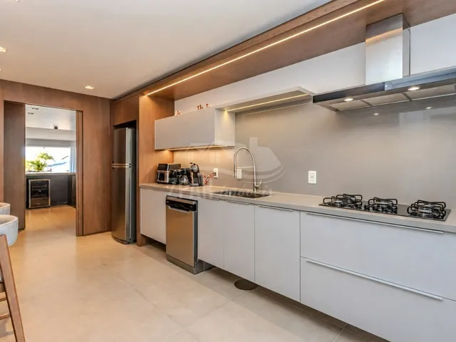 Imagem 3: Imperdível apartamento de alto padrão com 3 suítes e 4 vagas na Vila Assunção, Porto