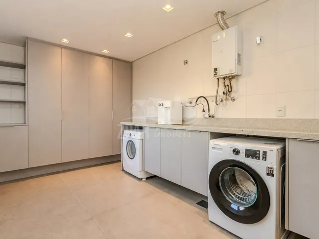 Imagem 5: Imperdível apartamento de alto padrão com 3 suítes e 4 vagas na Vila Assunção, Porto