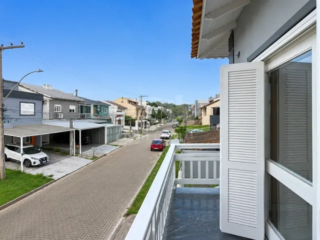 Imagem 6: Casa À Venda em Porto Alegre-Rs, Bairro Hípica: 3 Quartos, 1 Suíte, 2 Salas, 2 Banheiros, 140M². Imperdível!
